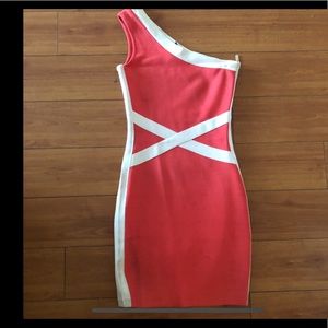 One shoulder bandage dress